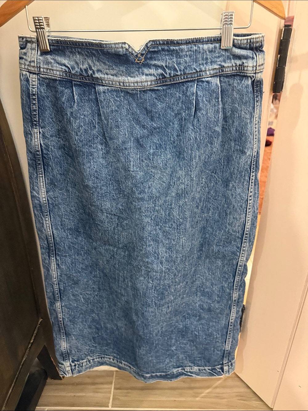 GAP Women Straight Leg Jeans - Medium Blue Wash